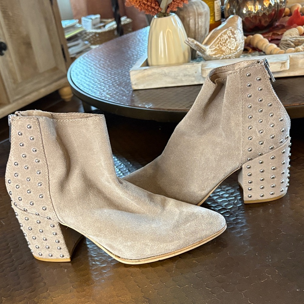 Steve Madden Women's Jillian-s Taupe Suede Studded Boots Booties Size 7.5